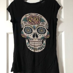 Occasion Medium Women’s black shirt skeleton short sleeve. 
Pre-own